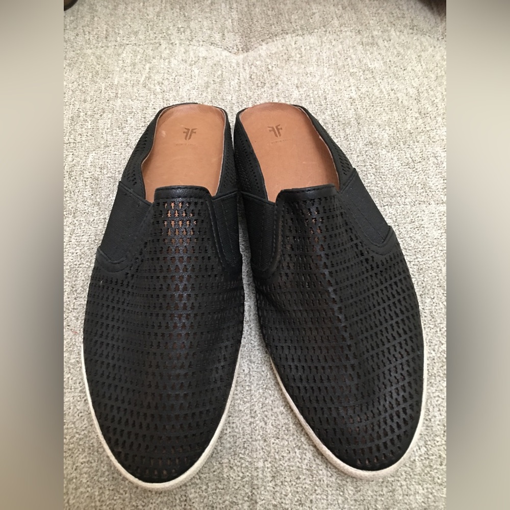 Frye Perforated Flat Mules Slip Ons Size 10